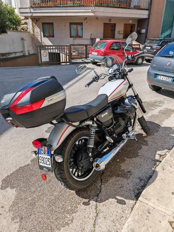 Moto Guzzi V9 Roamer (2016 - 18) (5)