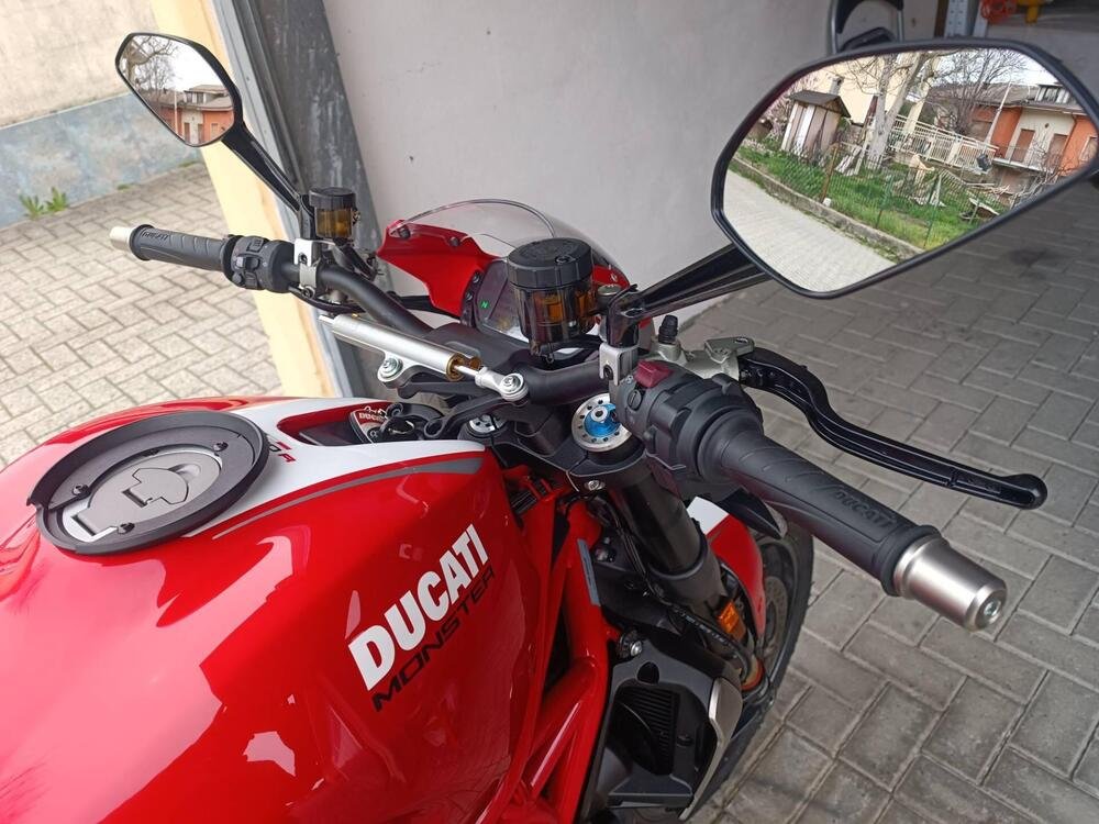 Ducati Monster 1200 R (2016 - 19) (4)