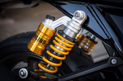 I monoammortizzatori Ohlins sono da sempre un plus della XJR