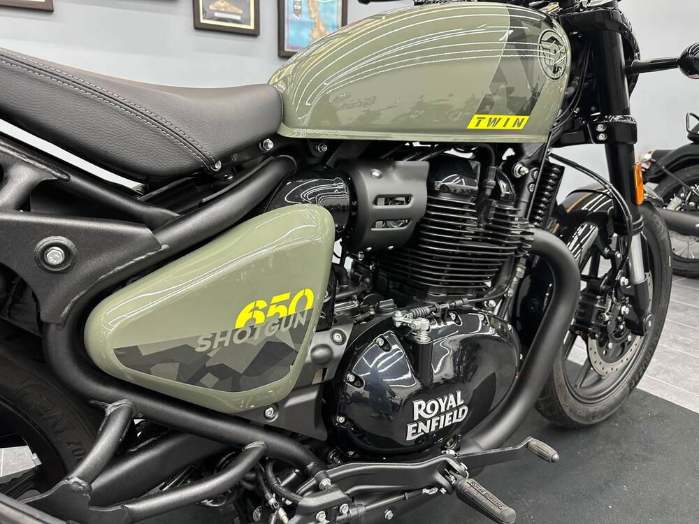 Royal Enfield Shotgun 650 (2024) (4)