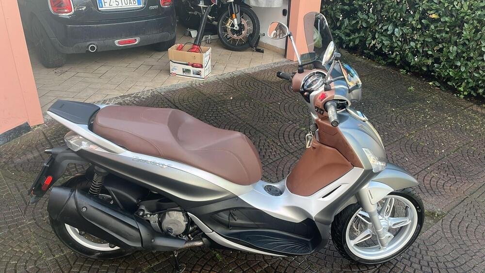 Piaggio Beverly 350 S ABS (2019 - 20) (2)