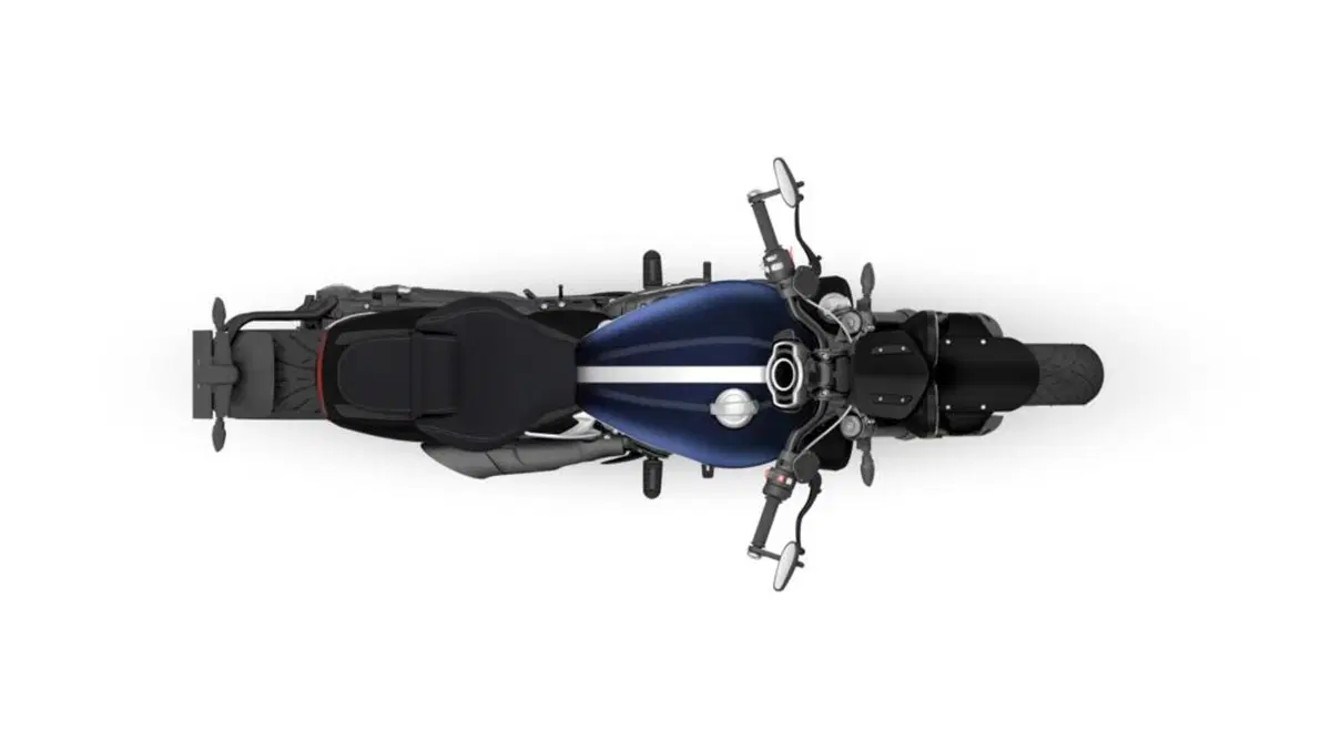 Triumph Rocket 3 Storm: per i suoi vent'anni, Triumph aumenta carattere e prestazioni