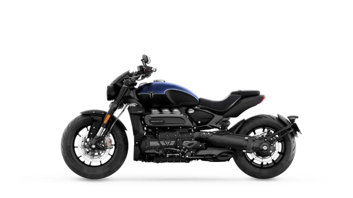 Triumph Rocket 3 Storm: per i suoi vent'anni, Triumph aumenta carattere e prestazioni (2)