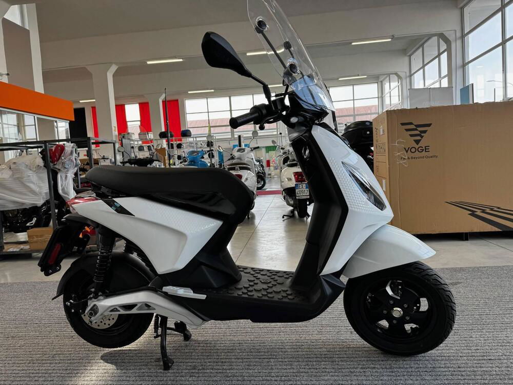 Piaggio 1 Active PMP (2022 - 23) (2)