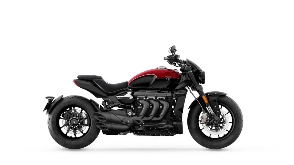 Triumph Rocket 3 Storm: per i suoi vent'anni, Triumph aumenta carattere e prestazioni (15)