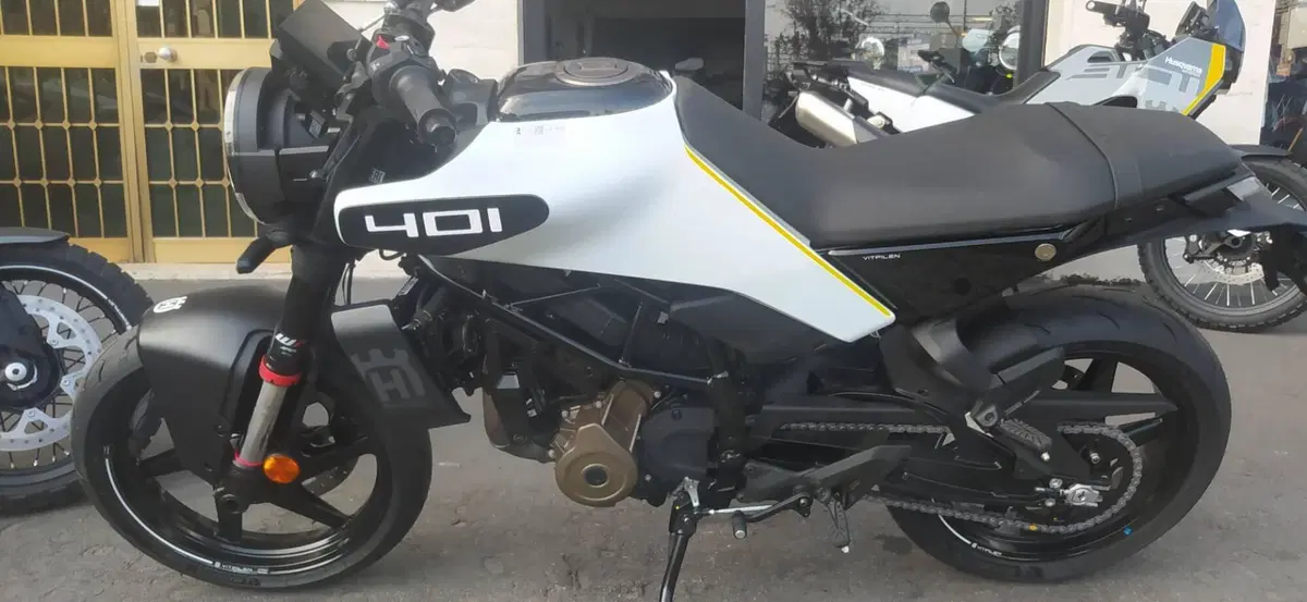 Husqvarna Vitpilen 401 (2024 - 26) (2)