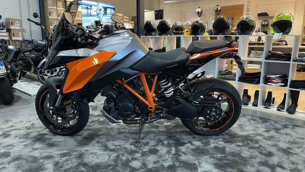 KTM 1290 Super Duke GT ABS (2016 - 18) (4)