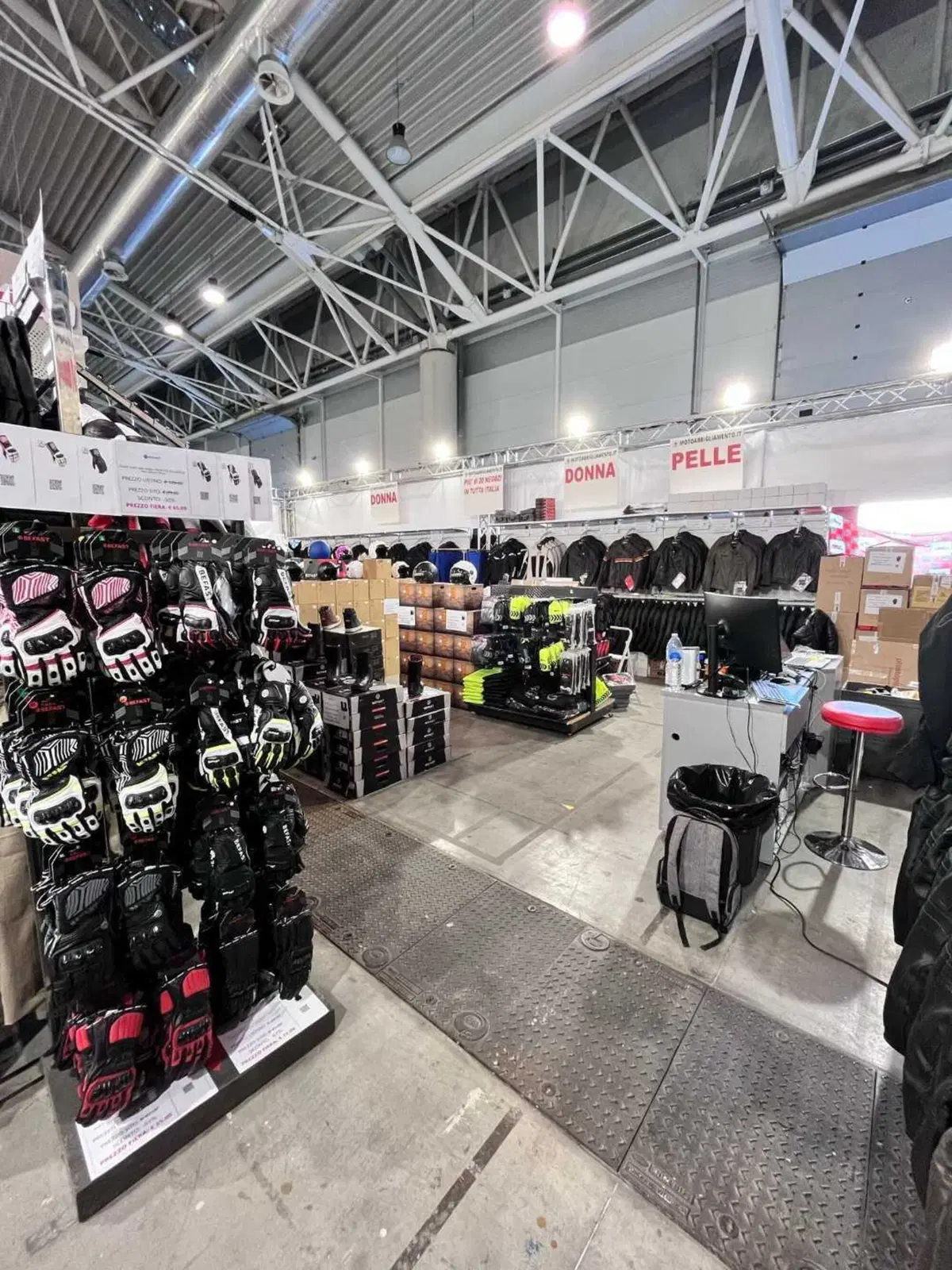 Successo di pubblico a Motodays per Motoabbigliamento (4)