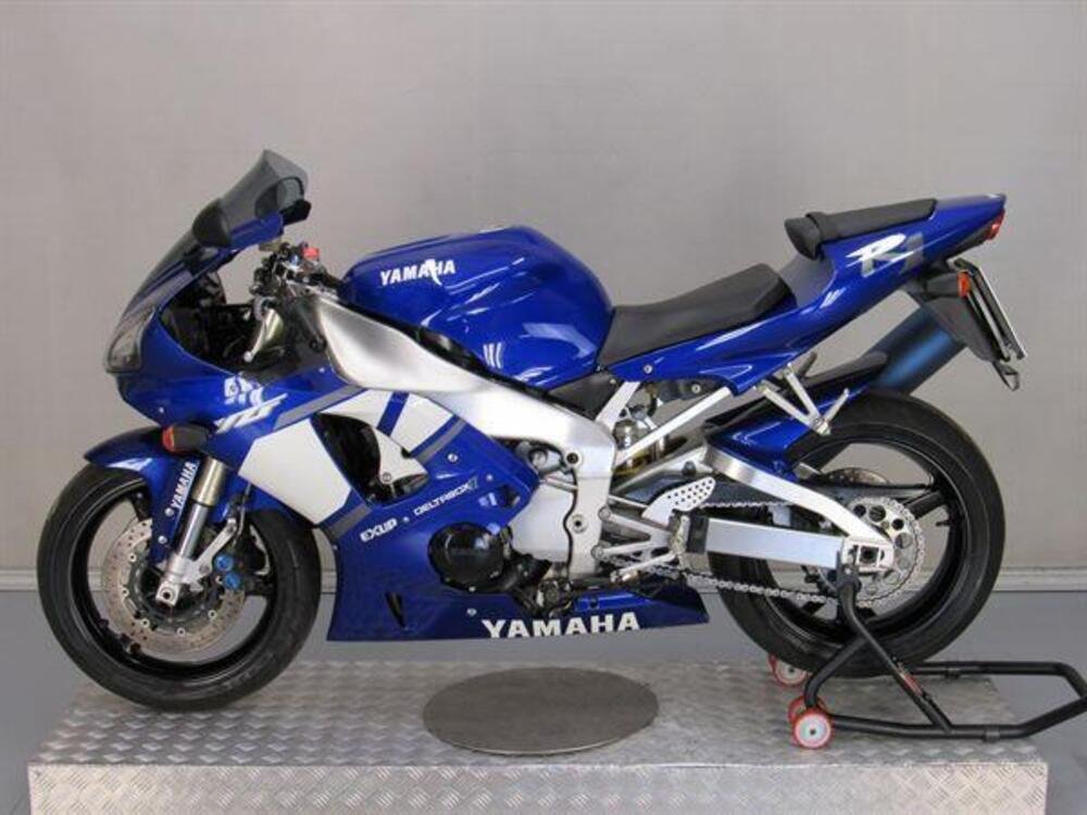 Yamaha YZF R1 (2000 - 01) (4)