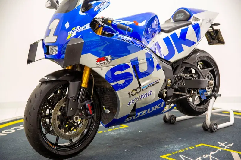 Suzuki GSX-R1000 (2005 - 06) (3)