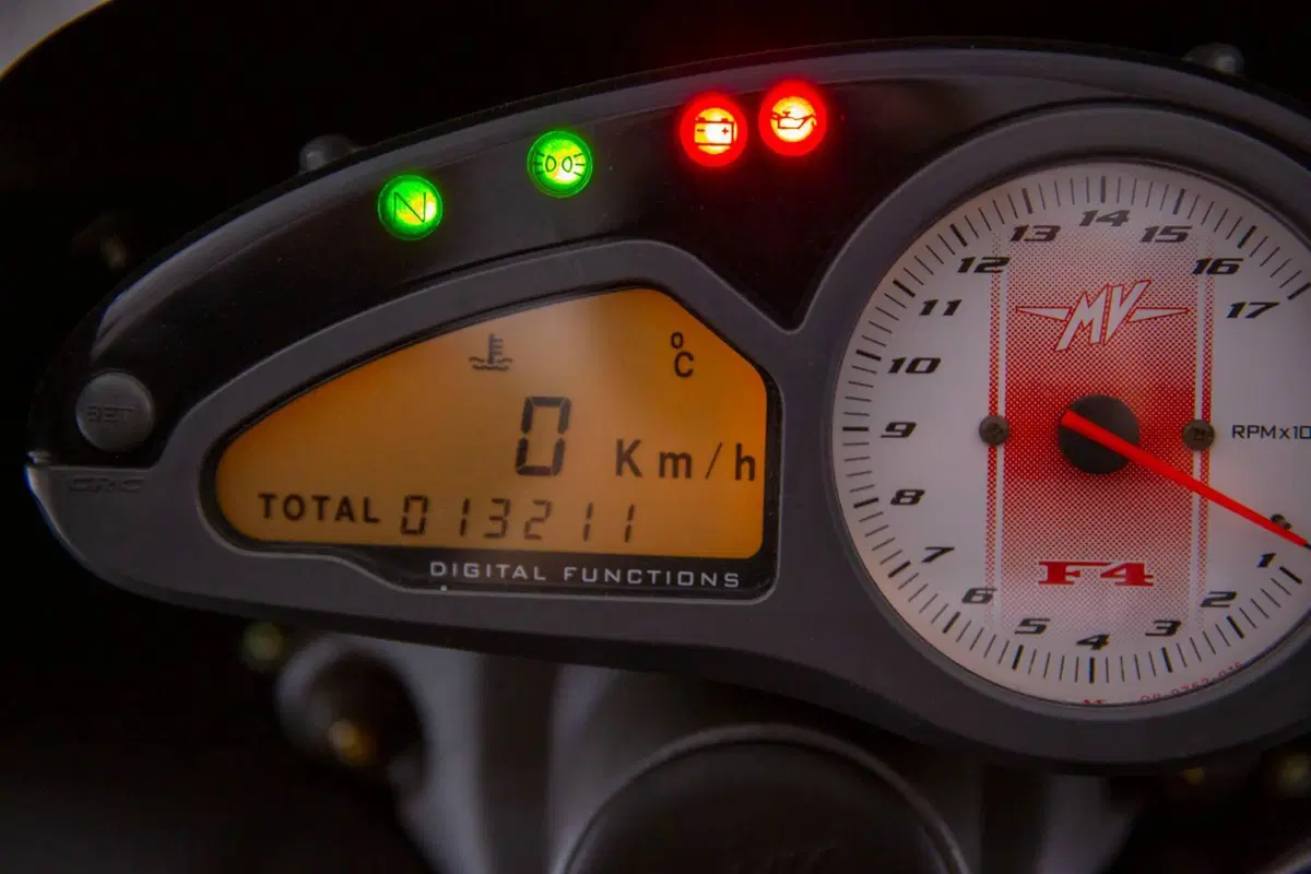 MV Agusta F4 1000 Senna (2006 - 07) (19)