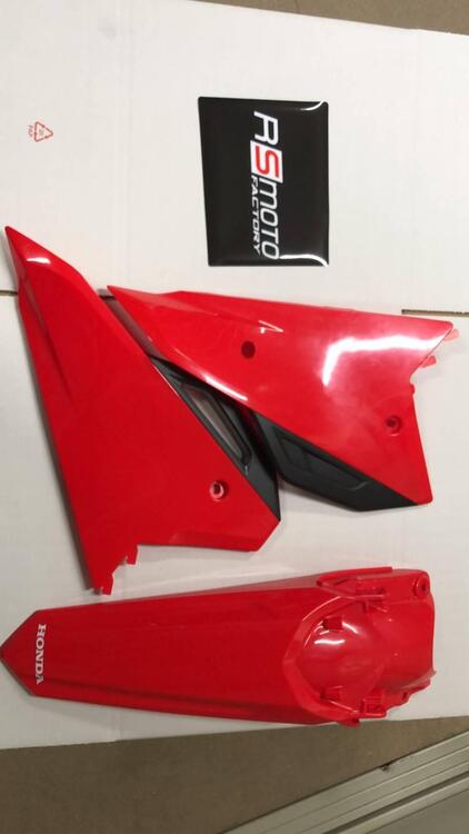 KIT PLASTICHE PER HONDA CRF 450 RX. SMONTATE DA MO (3)