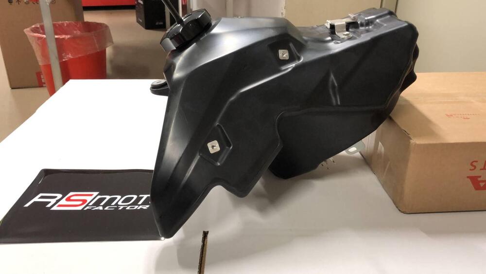 SERBATOIO PER HONDA CRF 450 RX (2)