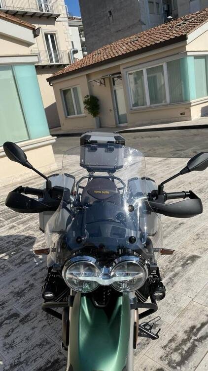 Moto Guzzi V85 TT Centenario (2021 - 22) (4)
