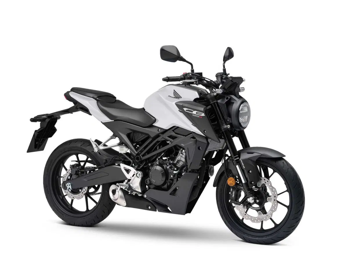 Honda presenta la versione 2024 della CB125R (5)