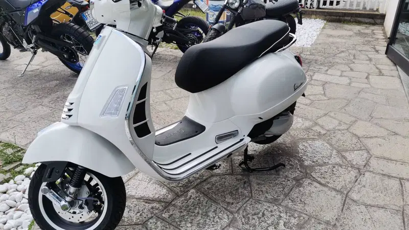 Vespa GTS 310 Super (2025 - 26) (2)