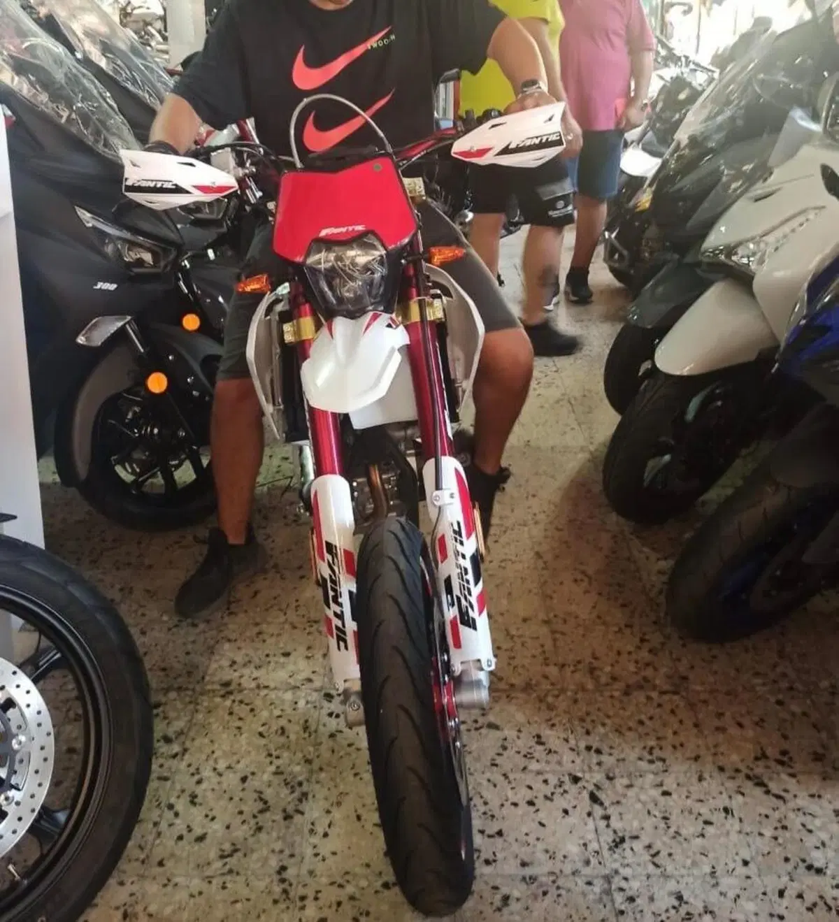 Fantic Motor Motard 125 Competition 4t (2020) (3)