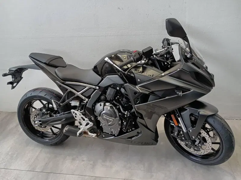 Suzuki GSX-8R (2024 - 26)