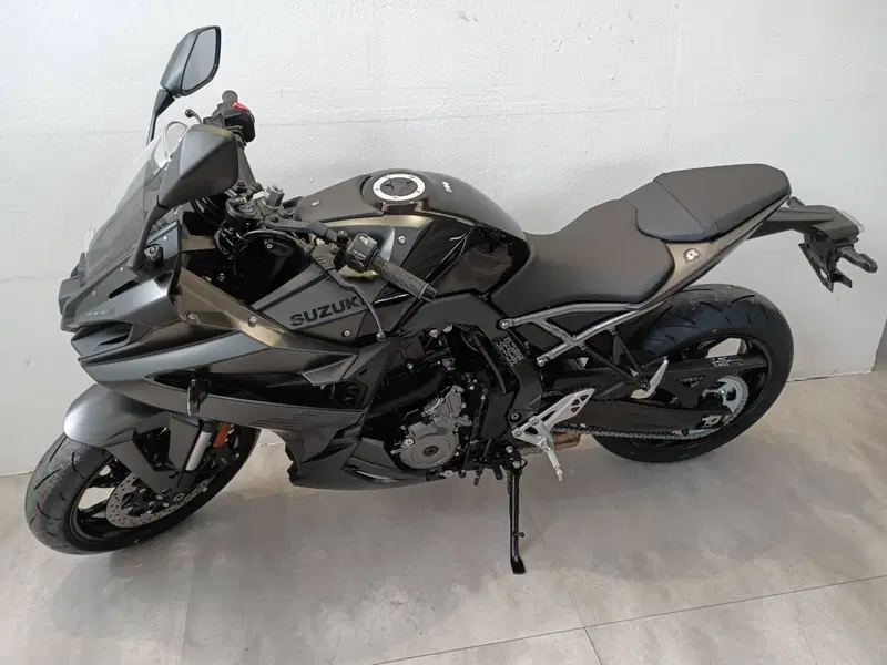 Suzuki GSX-8R (2024 - 26) (2)