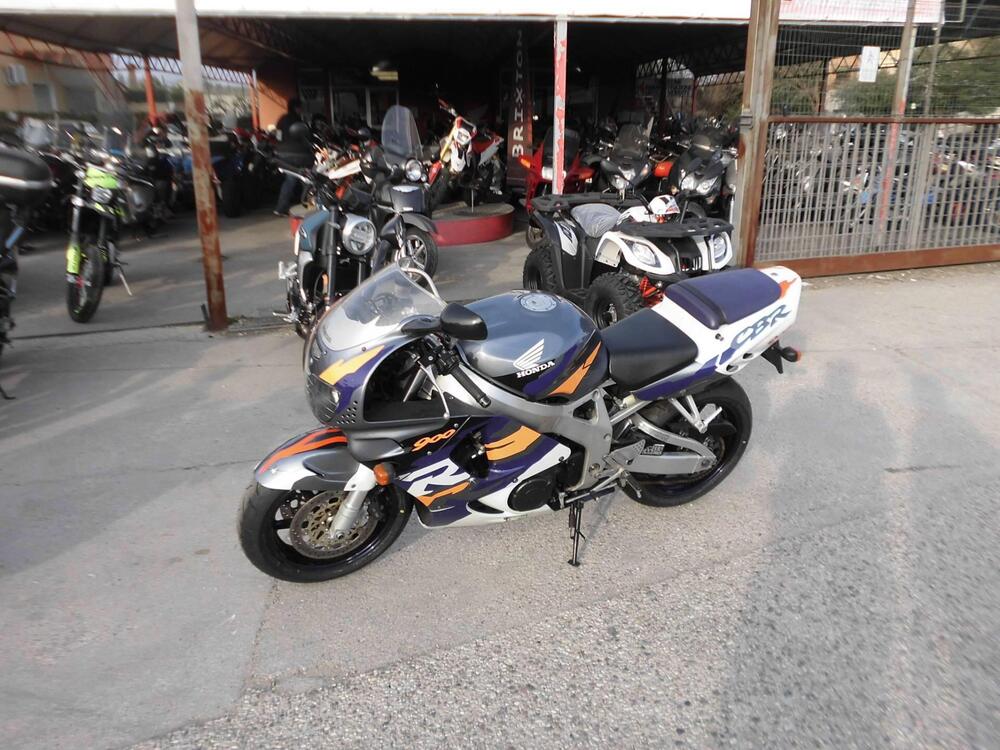 Honda CBR 900 RR (2)