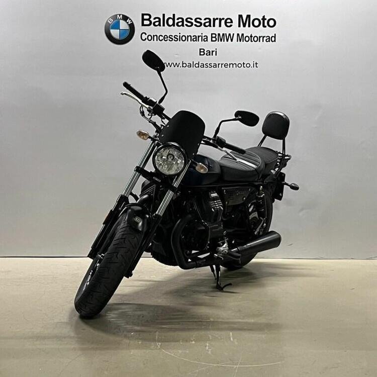 Moto Guzzi V9 Bobber (2018 - 20) (2)