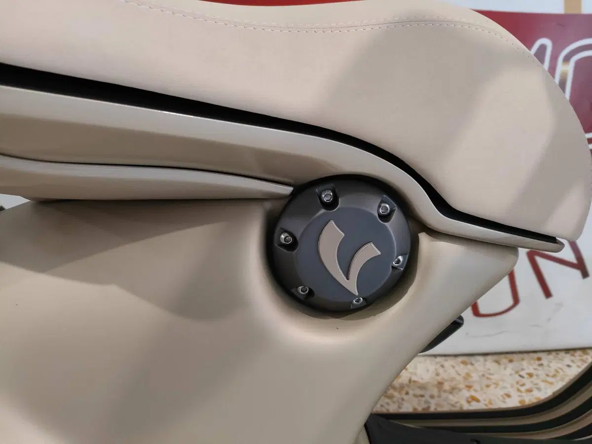 Vespa Vespa 946 Dragon 125 (2024) (6)