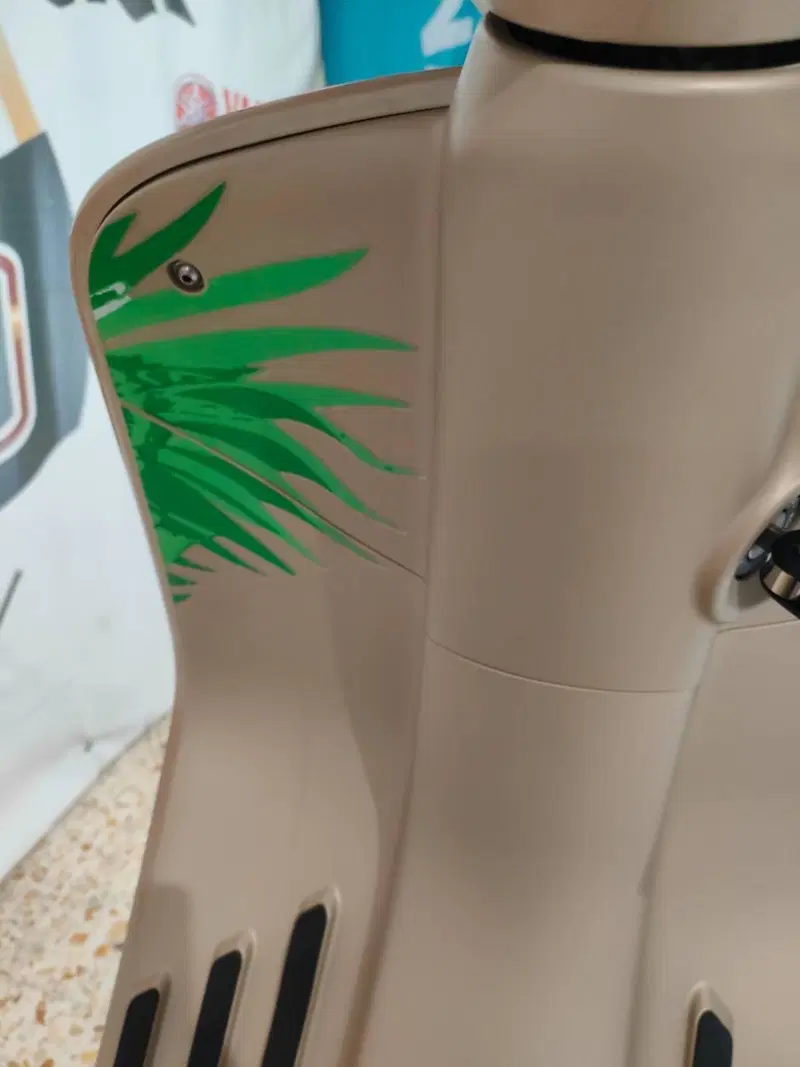 Vespa Vespa 946 Dragon 125 (2024) (8)