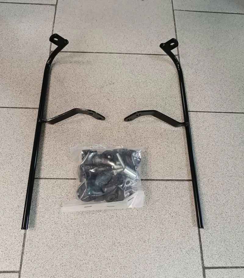 Attacchi parabrezza Kymco Biondi (2)