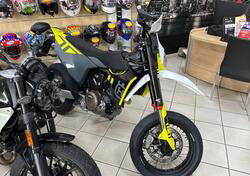 Husqvarna 701 Supermoto (2023 - 24) nuova