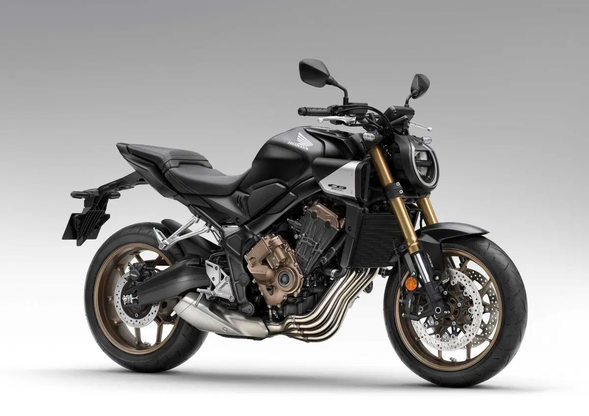 Honda CB650R e CBR650R TEST, le prime con la E-Clutch (4)