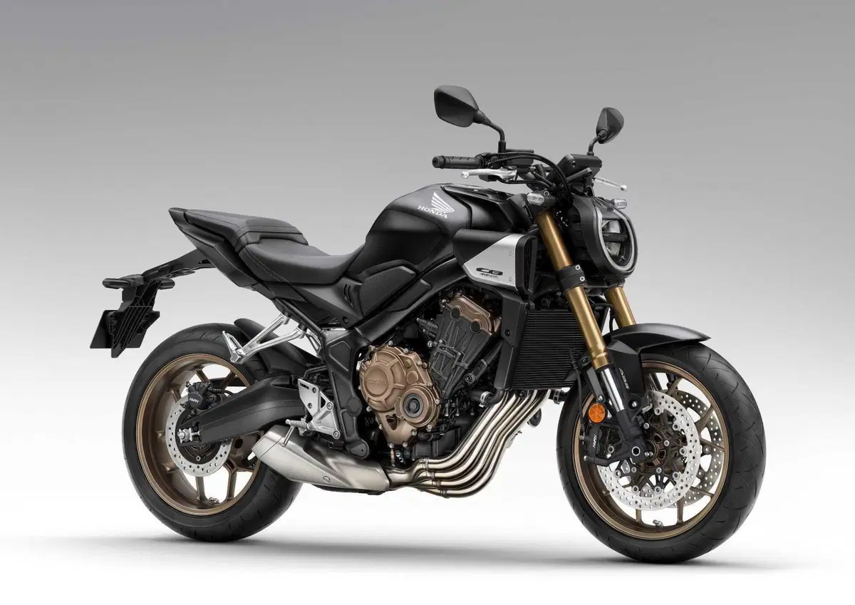 Honda CB650R e CBR650R TEST, le prime con la E-Clutch (6)