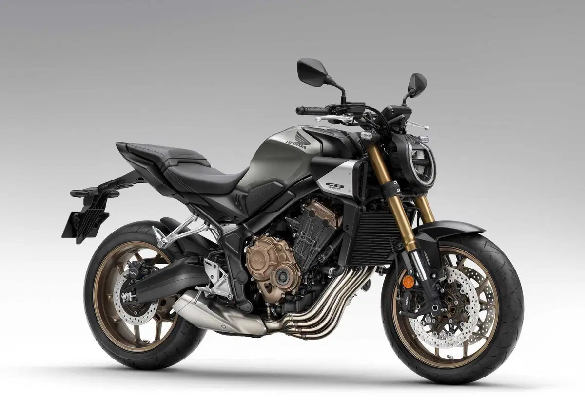 Honda CB650R e CBR650R TEST, le prime con la E-Clutch (14)