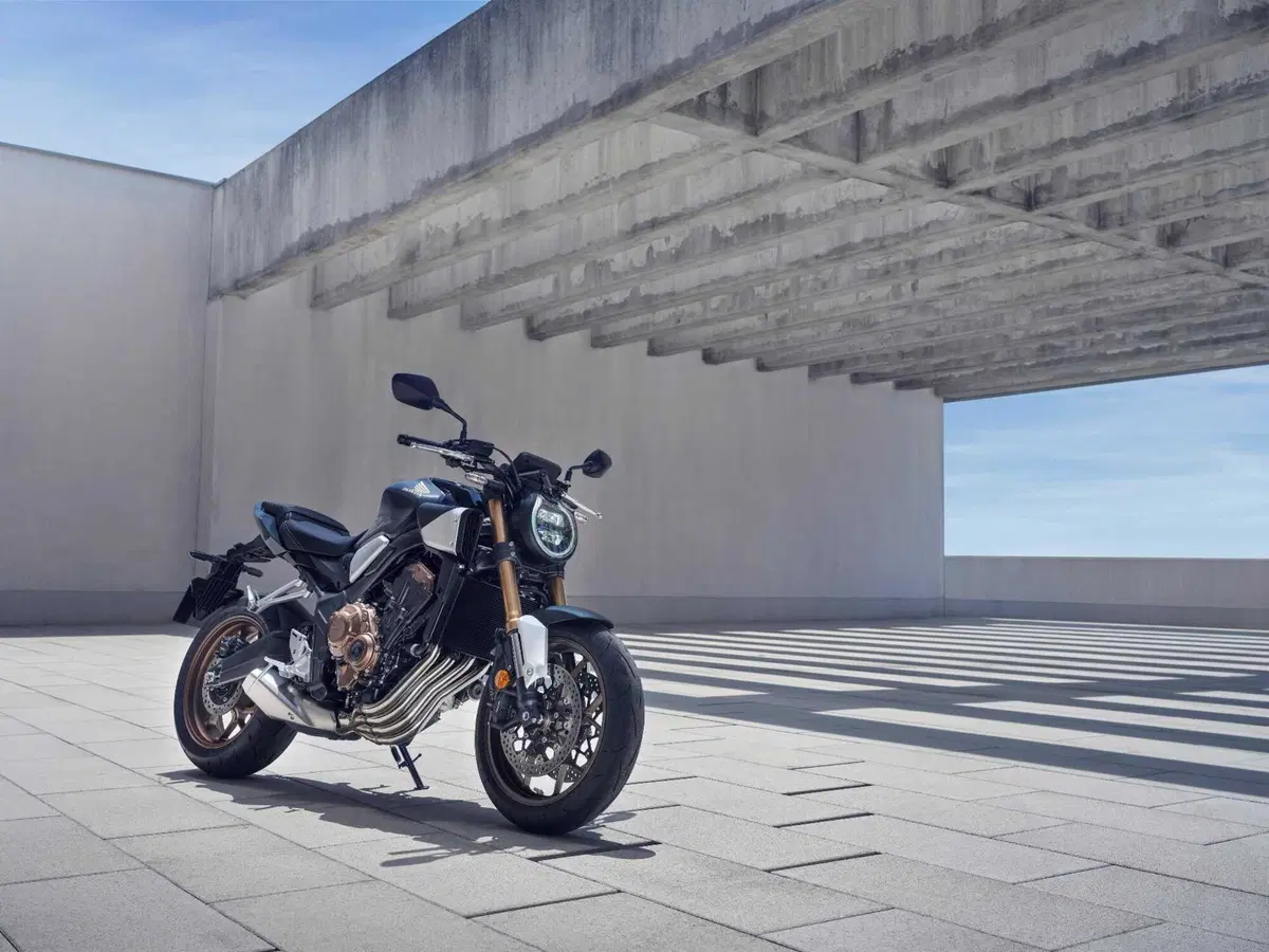 Honda CB650R e CBR650R TEST, le prime con la E-Clutch (18)