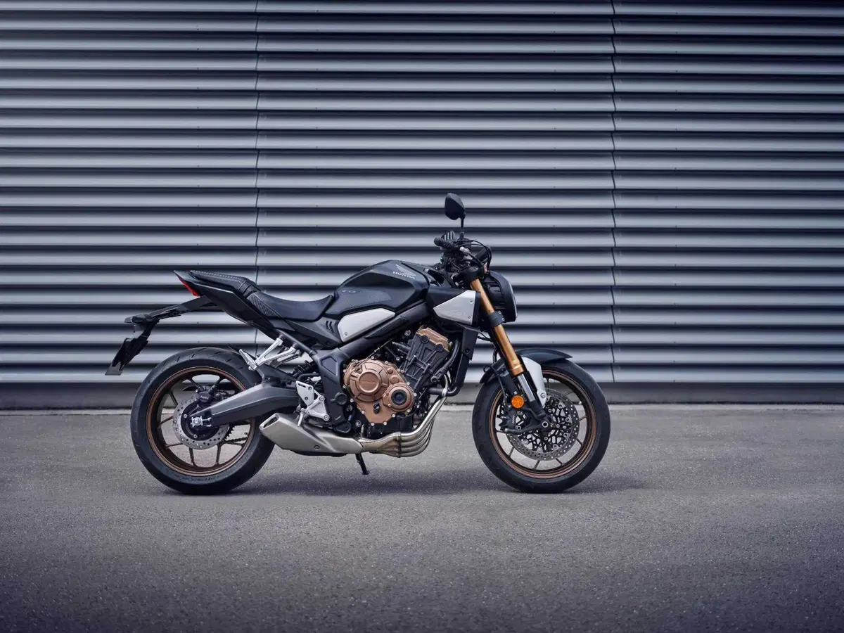 Honda CB650R e CBR650R TEST, le prime con la E-Clutch (23)