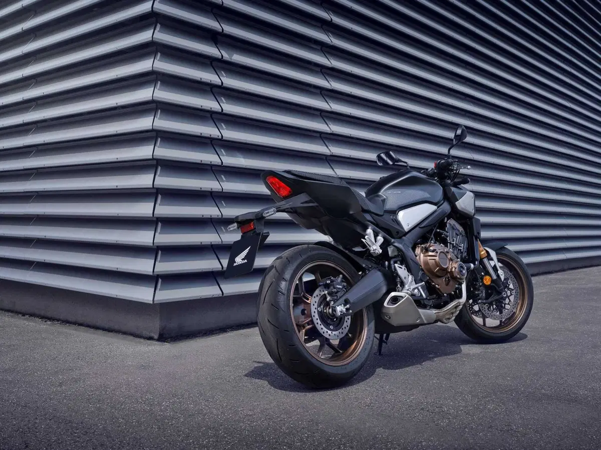 Honda CB650R e CBR650R TEST, le prime con la E-Clutch (24)