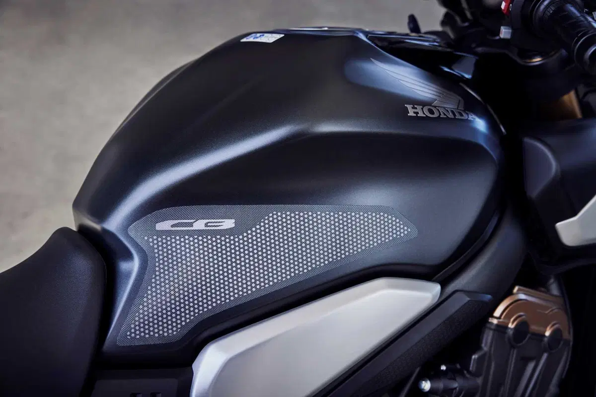 Honda CB650R e CBR650R TEST, le prime con la E-Clutch (7)