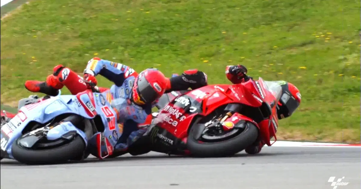 MotoGP 2024. GP del Portogallo. Contatto e caduta Pecco Bagnaia-Marc Marquez: nessuna sanzione [VIDEO E FOTO DELL'INCIDENTE]