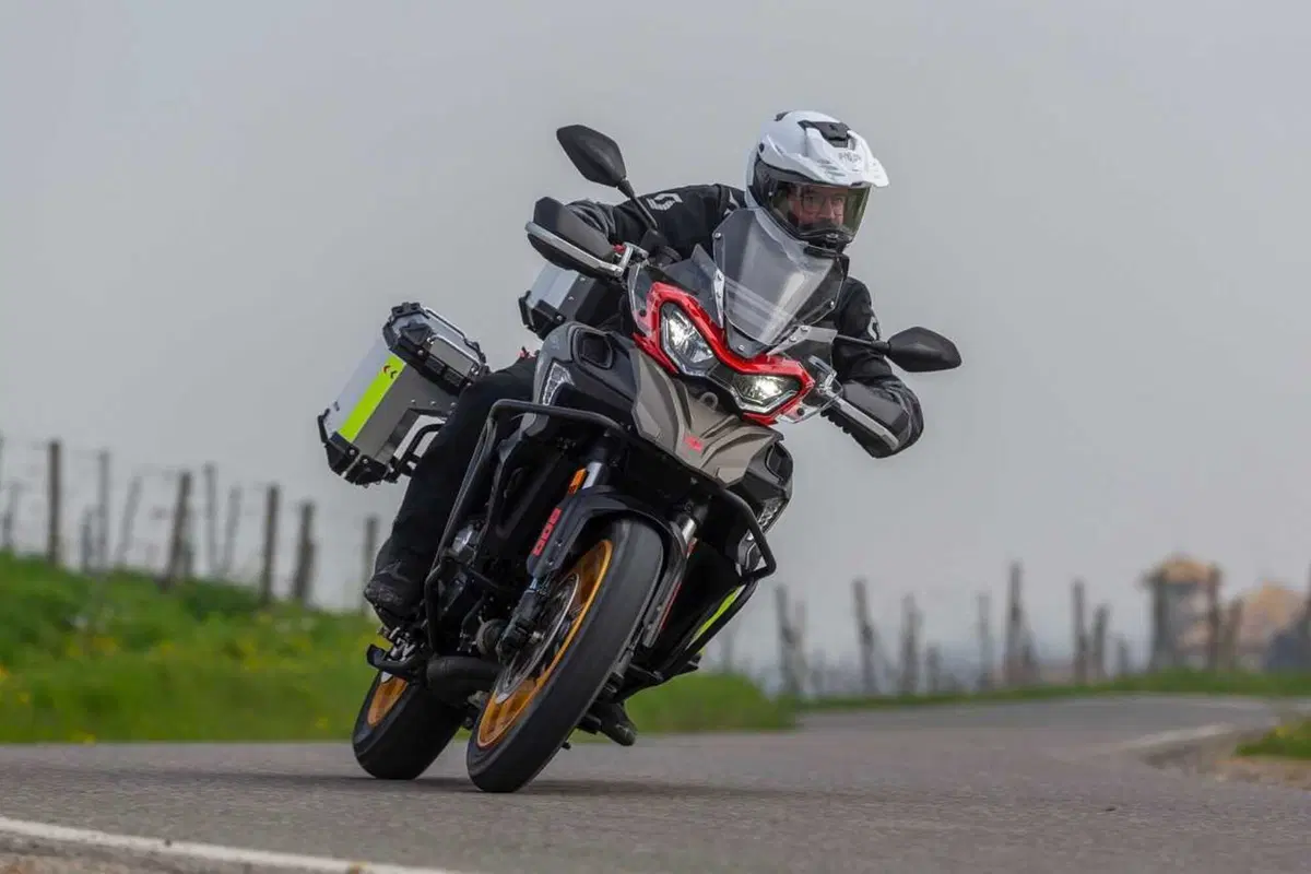 Il test delle Adventure 2024 di QJ Motor! SRT 700, SRT 800 SX e SVT 650 X [VIDEO] (28)