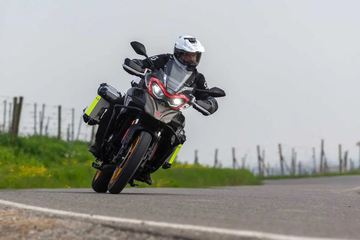 Il test delle Adventure 2024 di QJ Motor! SRT 700, SRT 800 SX e SVT 650 X [VIDEO] (29)