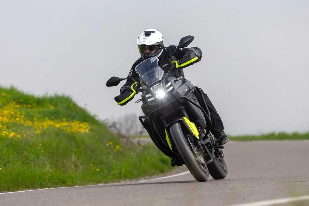 Il test delle Adventure 2024 di QJ Motor! SRT 700, SRT 800 SX e SVT 650 X [VIDEO] (33)