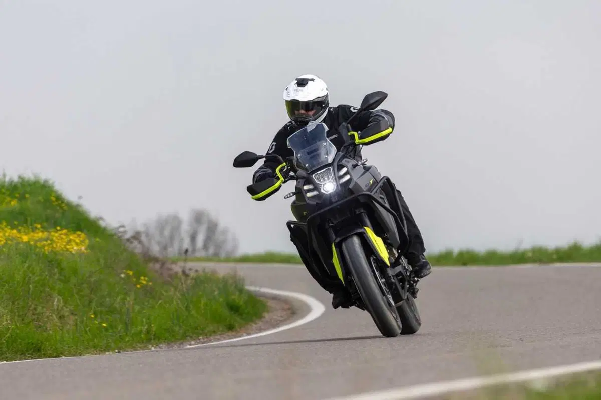 Il test delle Adventure 2024 di QJ Motor! SRT 700, SRT 800 SX e SVT 650 X [VIDEO] (34)