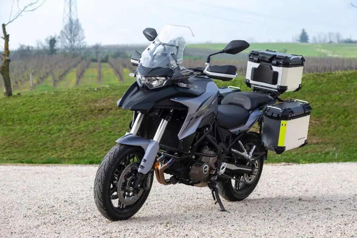 Il test delle Adventure 2024 di QJ Motor! SRT 700, SRT 800 SX e SVT 650 X [VIDEO] (42)