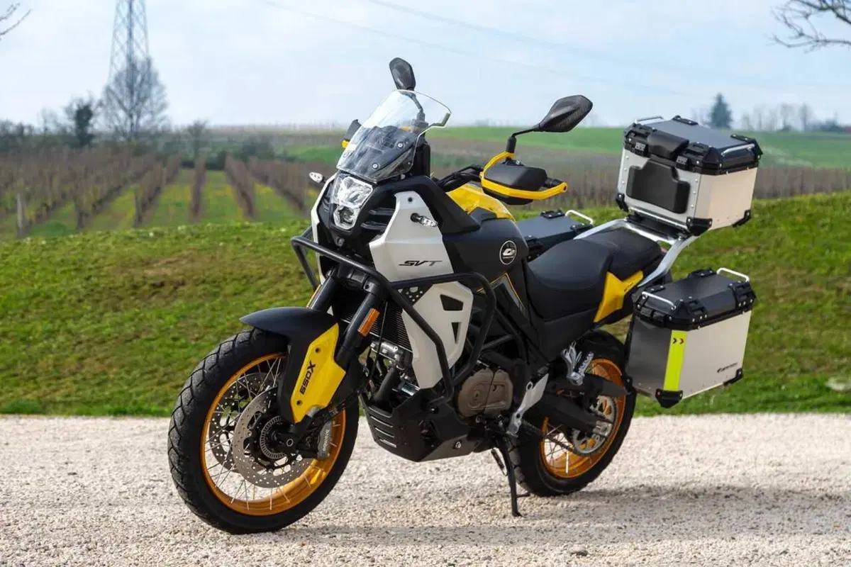 Il test delle Adventure 2024 di QJ Motor! SRT 700, SRT 800 SX e SVT 650 X [VIDEO] (44)