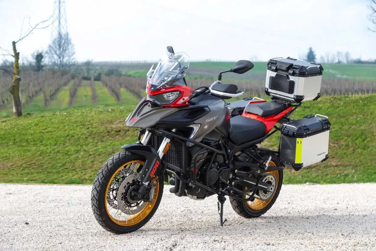 Il test delle Adventure 2024 di QJ Motor! SRT 700, SRT 800 SX e SVT 650 X [VIDEO] (45)
