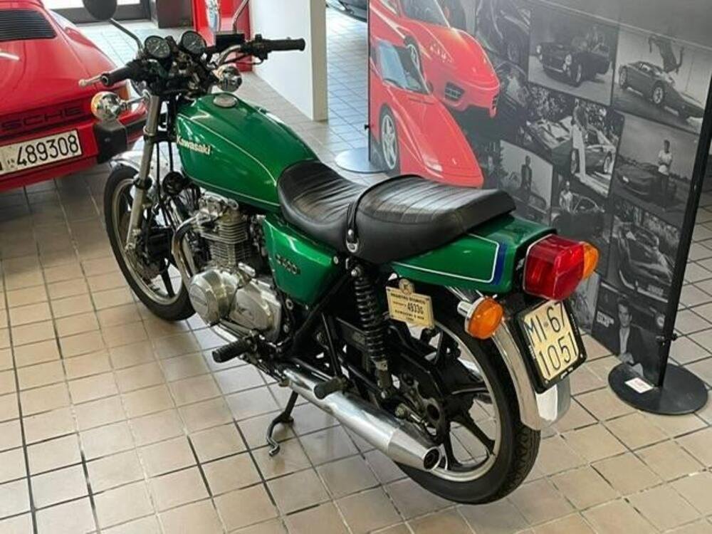 Kawasaki Z400 (3)