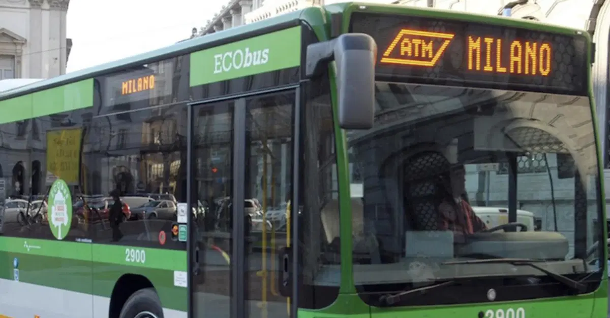 A Milano: investe pedone e la moto va a sbattere contro un bus