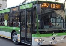 A Milano: investe pedone e la moto va a sbattere contro un bus