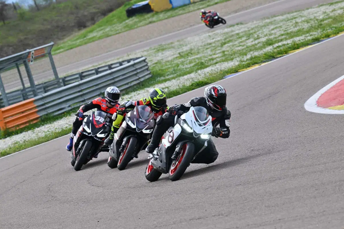 Aprilia RS 457 TEST: impressioni di guida, pregi e difetti [VIDEO E GALLERY] (15)