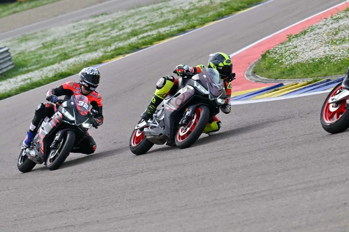 Aprilia RS 457 TEST: impressioni di guida, pregi e difetti [VIDEO E GALLERY] (16)