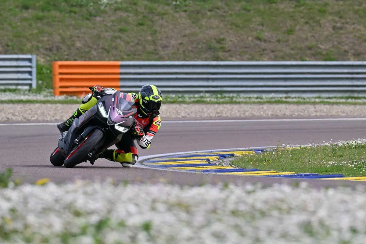 Aprilia RS 457 TEST: impressioni di guida, pregi e difetti [VIDEO E GALLERY] (20)